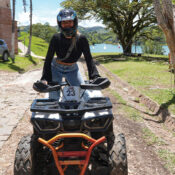 Cuatrimotos en Guatapé aventura y diversión CON guatape trtavel